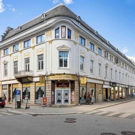 Moderne Leilighet Midt I Sentrum Av Fredrikstad Exterior photo
