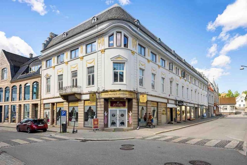Moderne Leilighet Midt I Sentrum Av Fredrikstad Exterior photo